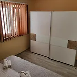 In With Air Conditioning, Wifi, Washing Machine, Dishwasher Appartement