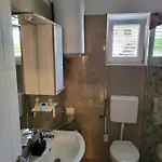 In With Air Conditioning, Wifi, Washing Machine, Dishwasher Appartement