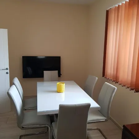 アパート In With Air Conditioning, Wifi, Washing Machine, Dishwasher