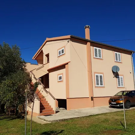 Apartment In With Air Conditioning, Wifi, Washing Machine, Dishwasher
