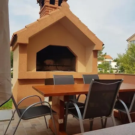 In With Air Conditioning, Wifi, Washing Machine, Dishwasher