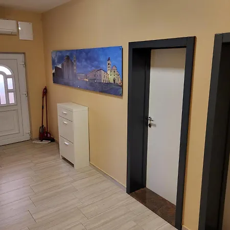 In With Air Conditioning, Wifi, Washing Machine, Dishwasher Apartment Vrsi