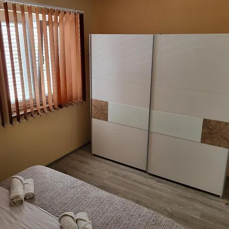 In With Air Conditioning, Wifi, Washing Machine, Dishwasher Lejlighed
