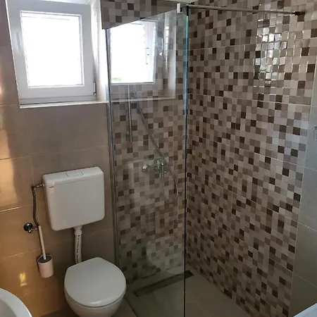 In With Air Conditioning, Wifi, Washing Machine, Dishwasher Apartment