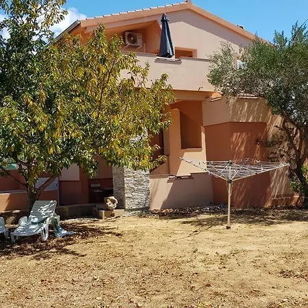 In With Air Conditioning, Wifi, Washing Machine, Dishwasher Apartment