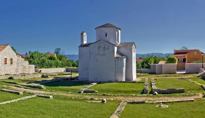 In With Air Conditioning, Wifi, Washing Machine, Dishwasher