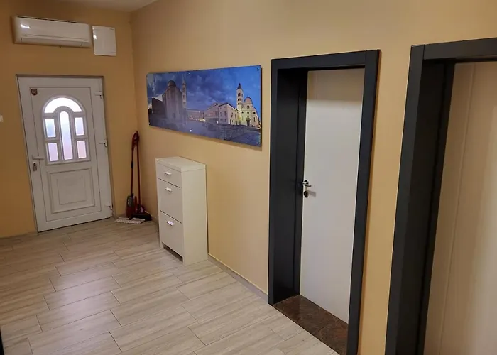 In With Air Conditioning, Wifi, Washing Machine, Dishwasher Apartman Vrsi