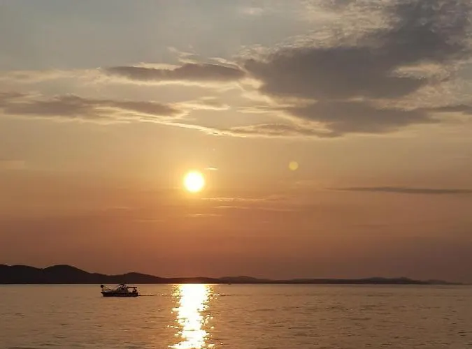 In With Air Conditioning, Wifi, Washing Machine, Dishwasher Vrsi