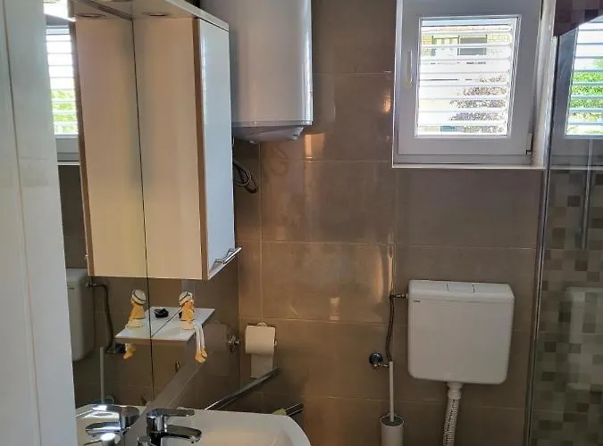 In With Air Conditioning, Wifi, Washing Machine, Dishwasher Apartman