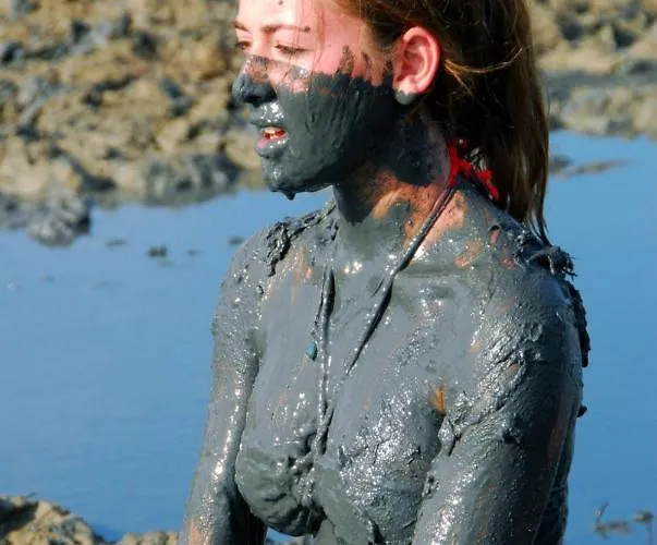 In With Air Conditioning, Wifi, Washing Machine, Dishwasher *