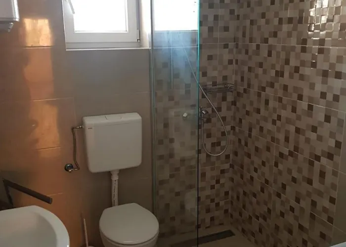 In With Air Conditioning, Wifi, Washing Machine, Dishwasher Apartman